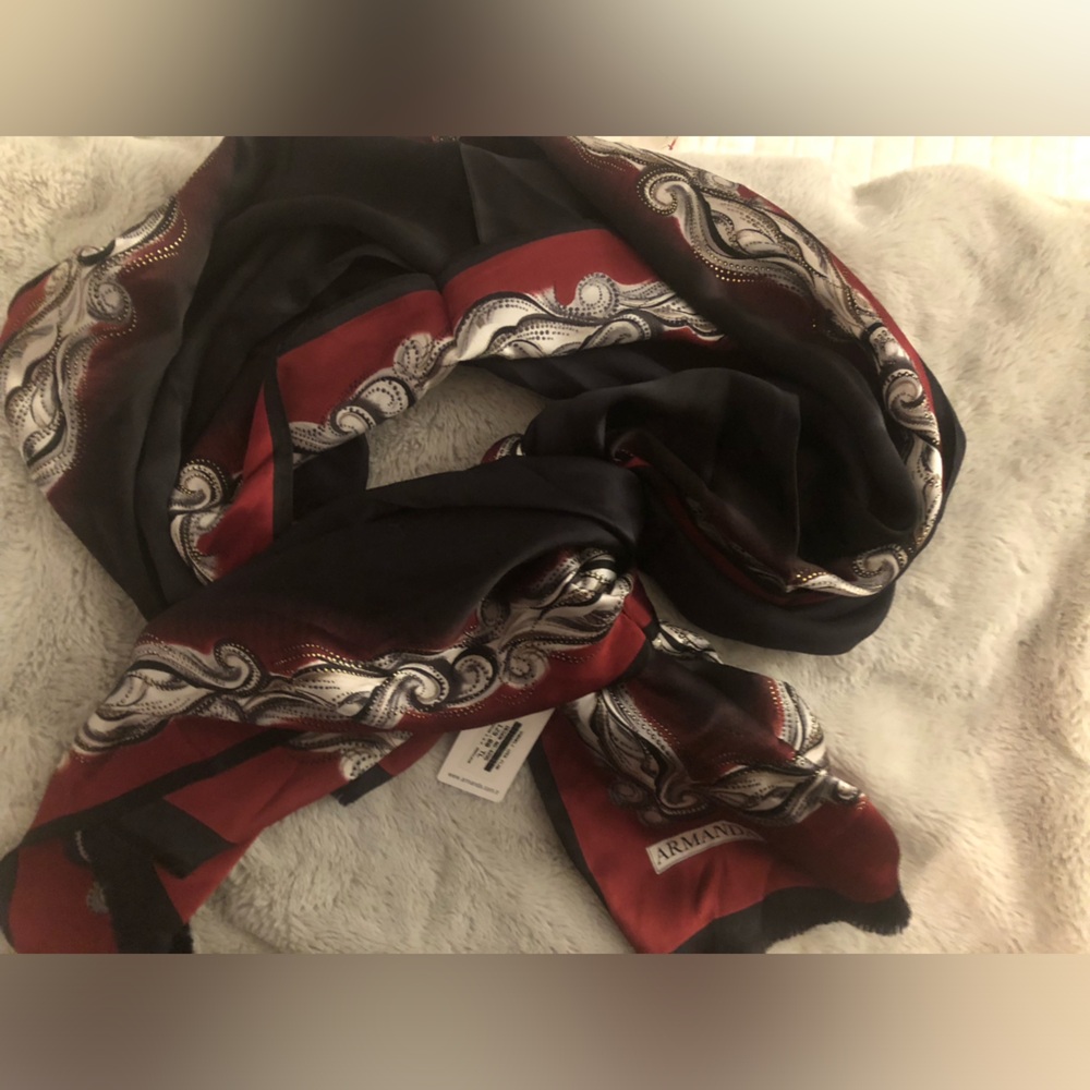 NWT Armanda oblong large Black, Red and White Paisley-Trim Silk Scarf